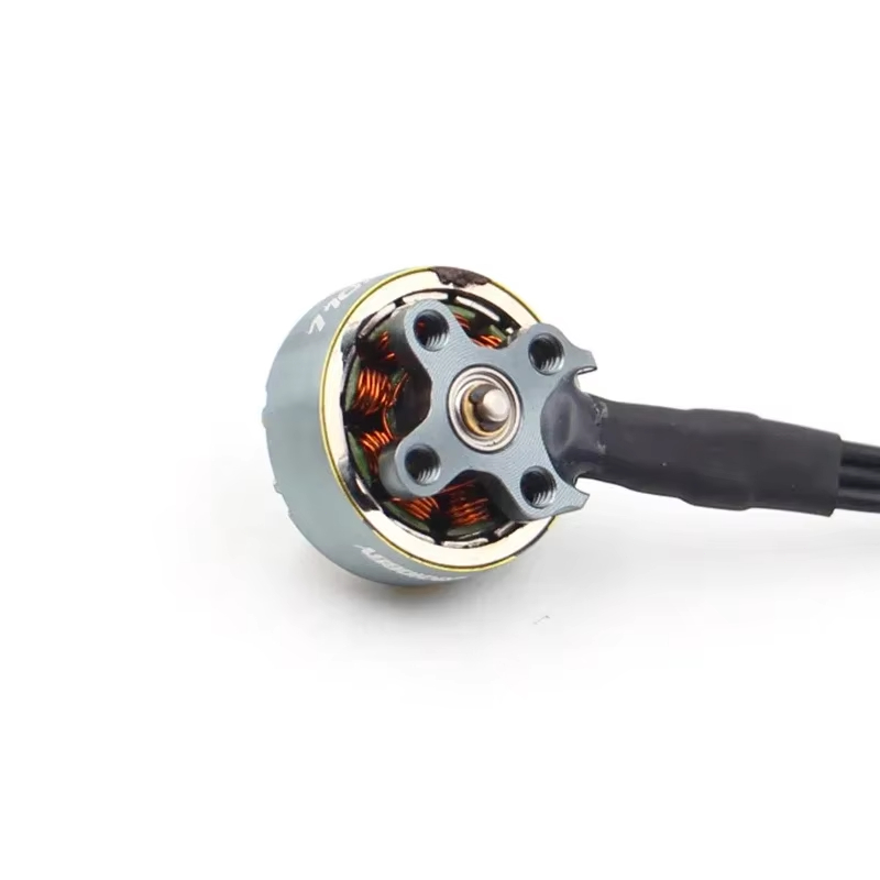 4 pezzi SPARKHOBBY XSPEED 1103 - Foxeer Reaper F4 128K 65A Esc recensione e prezzo